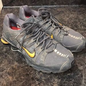 Men’s Nike shox